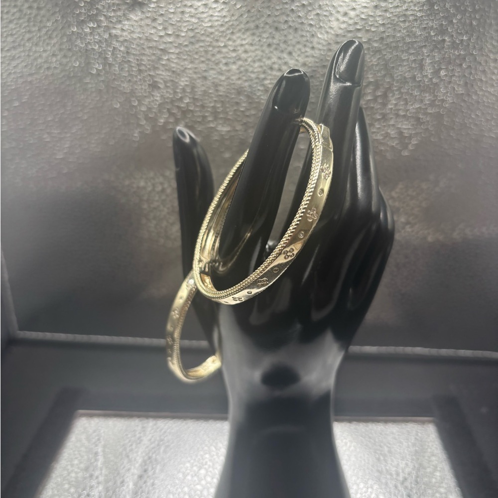 Elegant Gold Bangle Bracelet 69 .00 Each ❤️Setof two 100